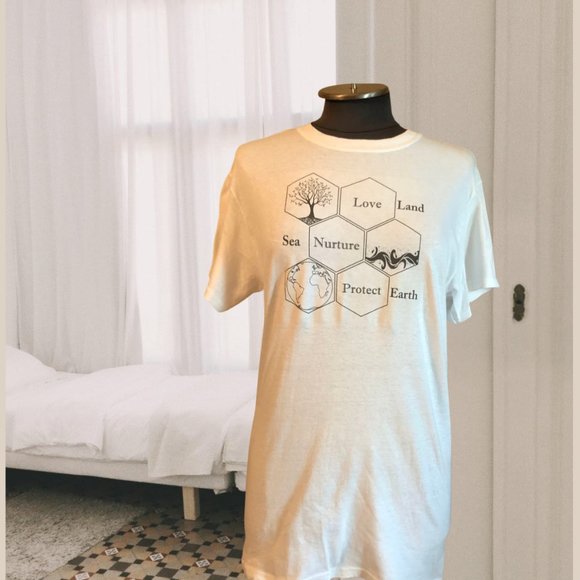 Women's Graphic Print Tee White Crew Neck Cotton T-Shirt, Size Medium - Picture 4 of 6